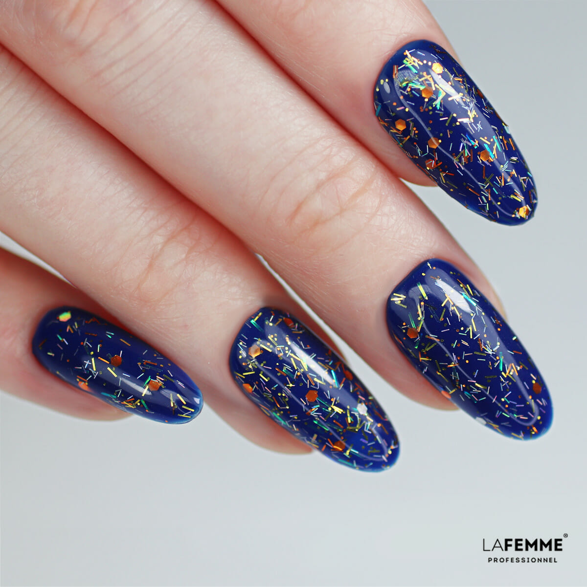 z002 h050 Glitter Parade Carnival Collection La Femme smalti Inspo