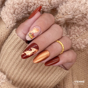 Nail art autunno dettaglio adesivo foglia encanto flamenco