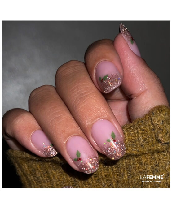 Nailart natalizia con agrifoglio e glitter