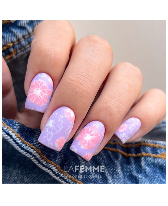 nailart primavera lilla con fiori