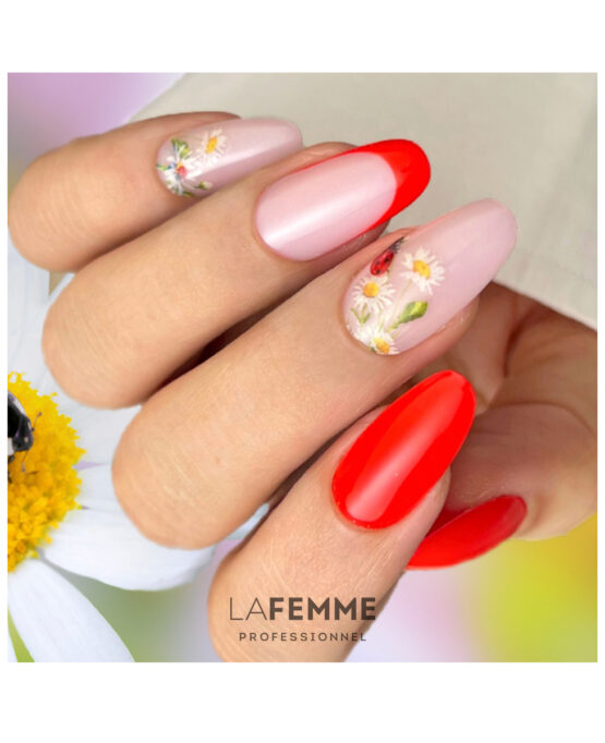 nailart coccinelle e margherite